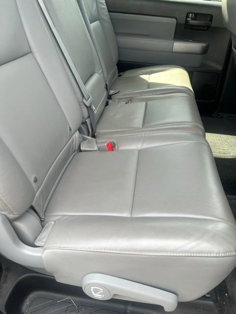 Used 2016 Toyota Sequoia SR5 w/ Premium Package image 4