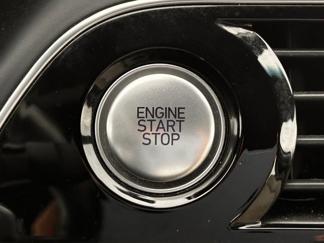 Used 2022 Genesis G70 2.0T image 21