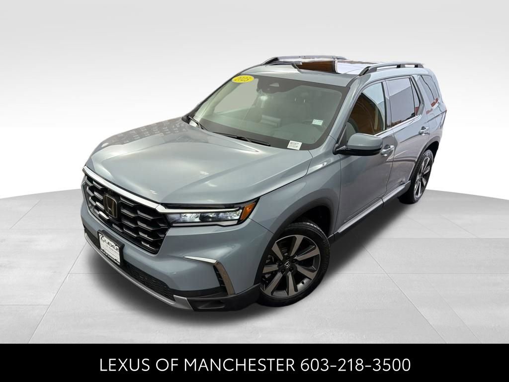 Used 2025 Honda Pilot Elite image 1
