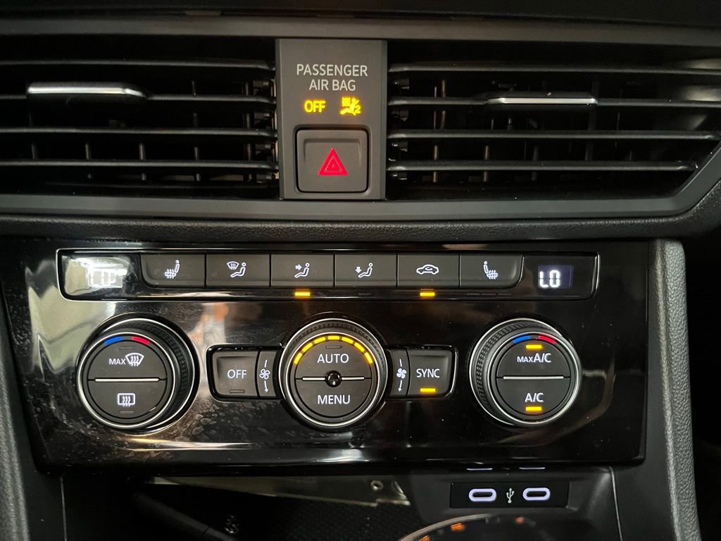 Certified 2022 Volkswagen Jetta SE image 18