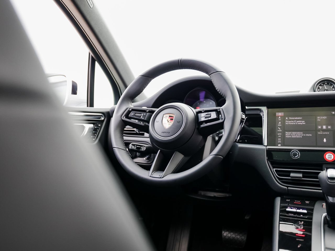 Certified 2026 Porsche Macan S AWD/4WD image 25
