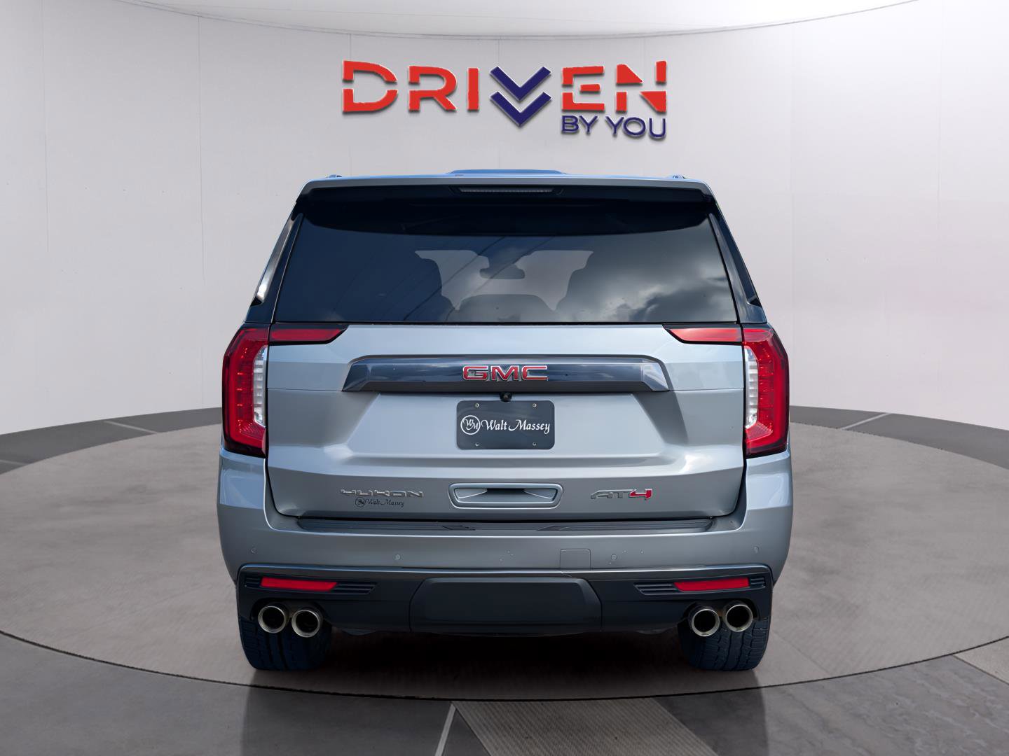Used 2023 GMC Yukon AT4 w/ Technology Package AWD/4WD image 4