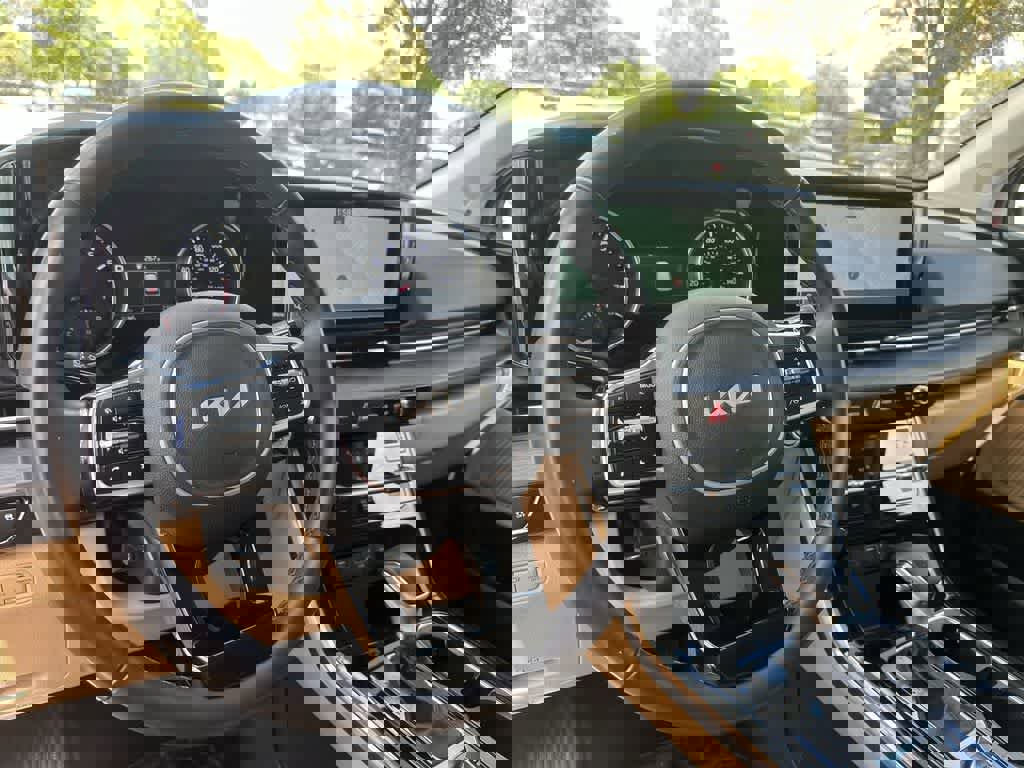 Certified 2024 Kia Carnival EX image 13