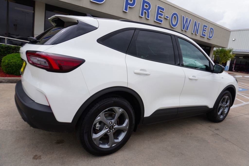 Certified 2025 Ford Escape ST-Line w/ Tech Pack #1 FWD image 6