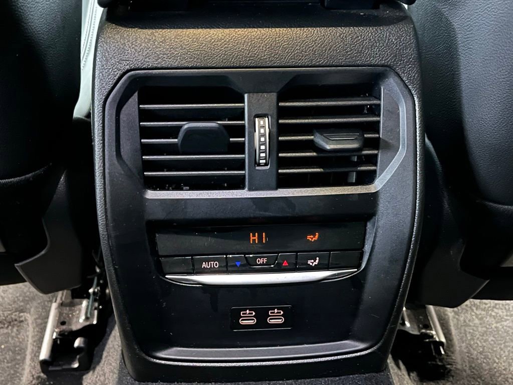 Used 2023 BMW 330i xDrive 330i xDrive image 21