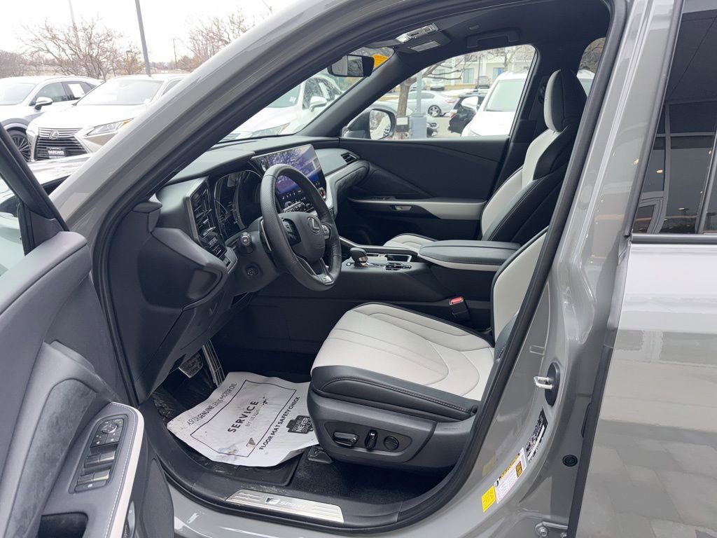 Certified 2026 Lexus TX 500h AWD w/ Technology Package image 37