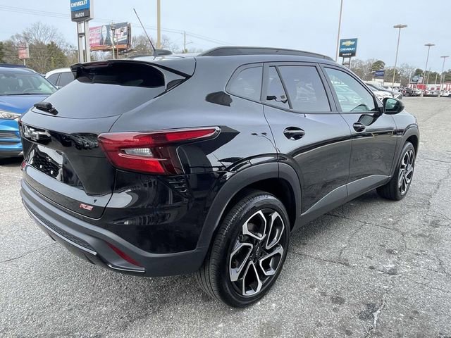 Used 2025 Chevrolet Trax RS w/ Sunroof Package image 3