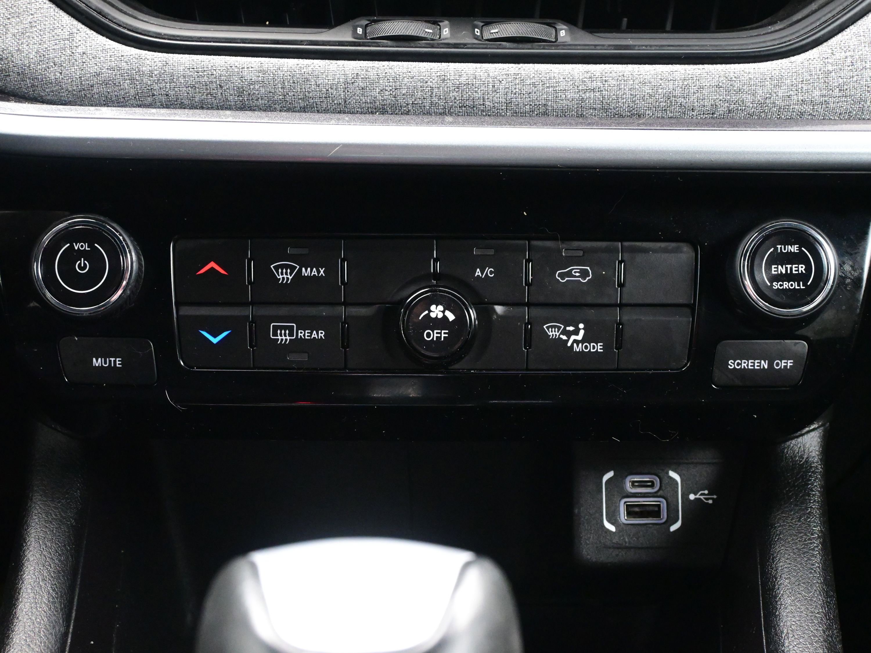 Used 2023 Jeep Compass Latitude image 20