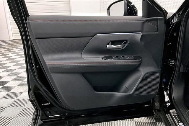 New 2026 Nissan Kicks SR w/ SR Premium Package image 30