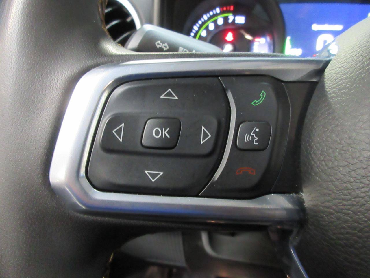 Used 2024 Jeep Wrangler Unlimited Sahara w/ Technology Group AWD/4WD image 17