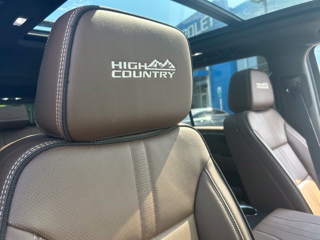 New 2026 Chevrolet Suburban High Country AWD/4WD image 25