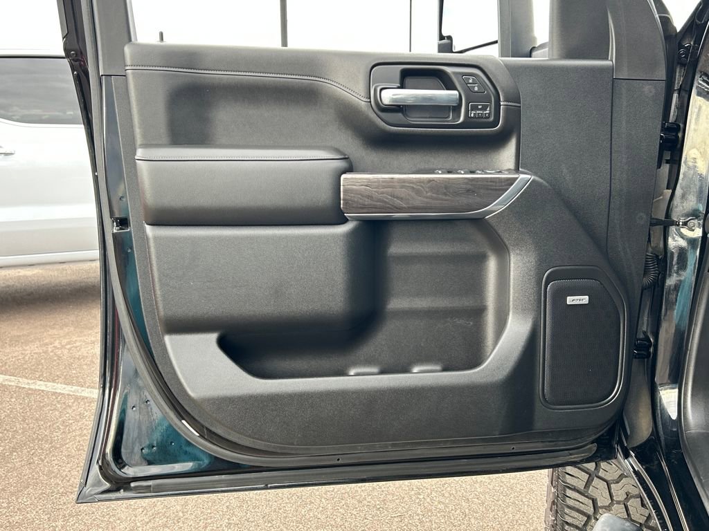 Used 2020 Chevrolet Silverado 2500 LTZ w/ LTZ Premium Package image 19