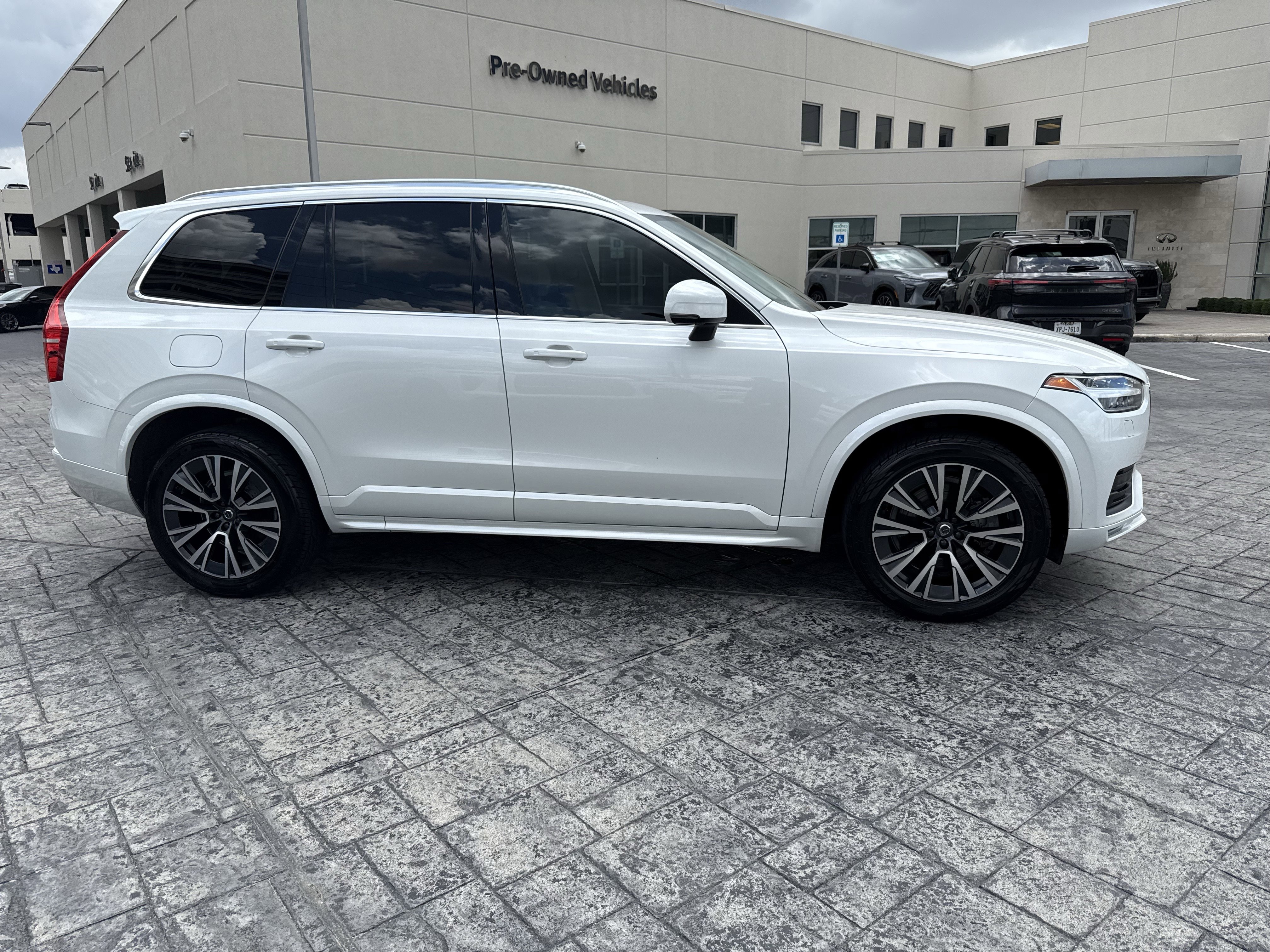 Used 2021 Volvo XC90 T5 Momentum w/ Advanced Package FWD image 8