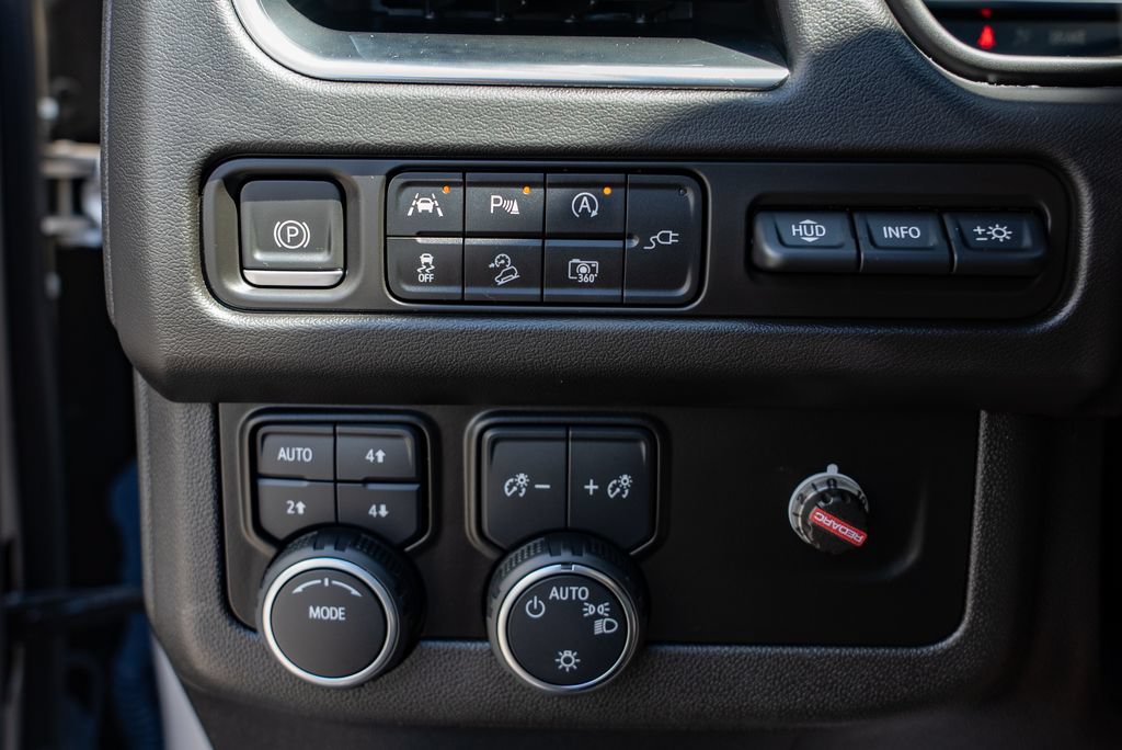 Used 2022 Chevrolet Suburban Premier AWD/4WD image 20