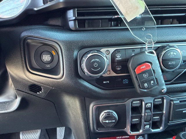 Used 2024 Jeep Wrangler Unlimited AWD/4WD image 40