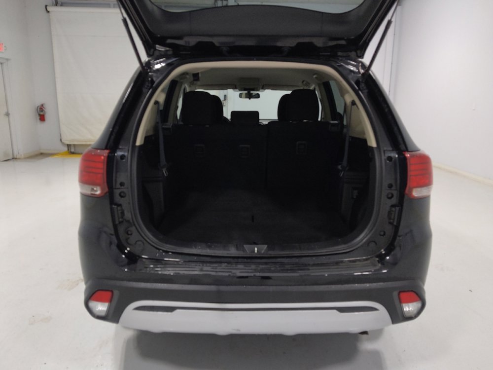 Used 2020 Mitsubishi Outlander ES image 29