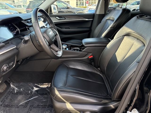 Used 2022 Jeep Grand Cherokee Limited image 22