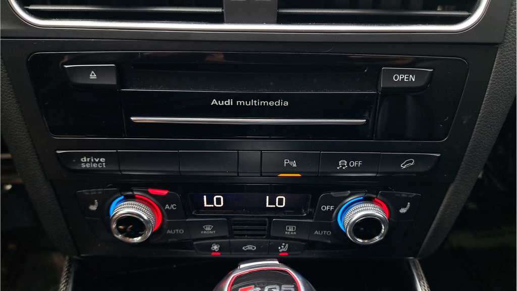 Used 2015 Audi SQ5 Premium Plus w/ Technology Package AWD/4WD image 21