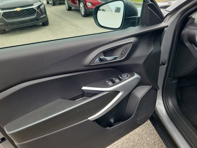 Used 2026 Chevrolet Trax LS FWD image 16