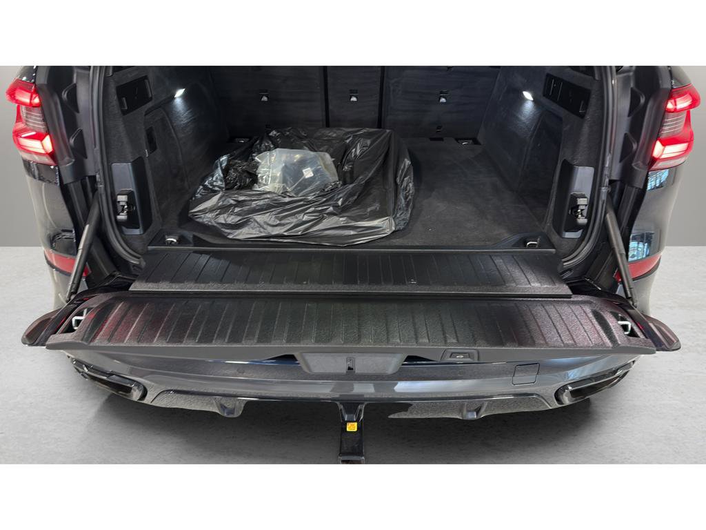 Used 2022 BMW X5 M50i w/ Executive Package image 18