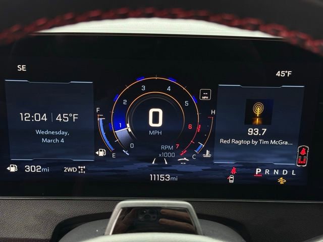 Used 2025 Chevrolet Traverse RS image 24