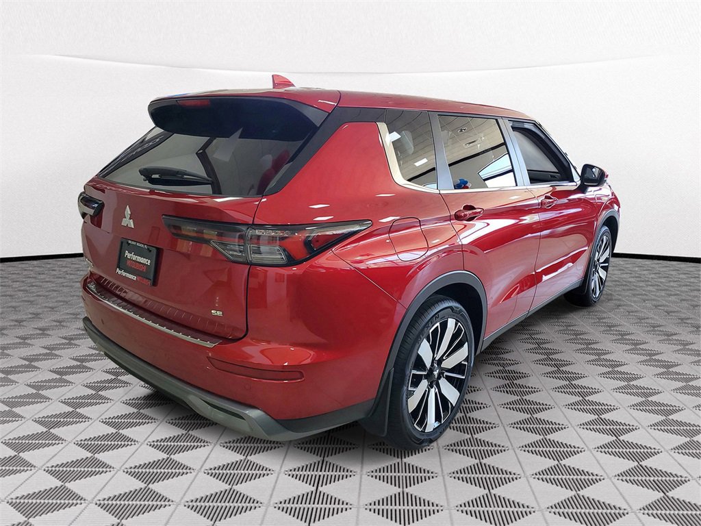 New 2025 Mitsubishi Outlander SE image 6