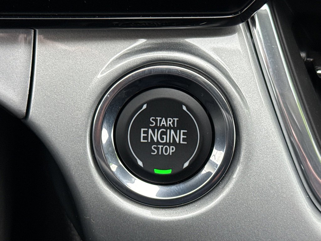 Used 2025 Chevrolet Trax LT w/ Driver Confidence Package image 24