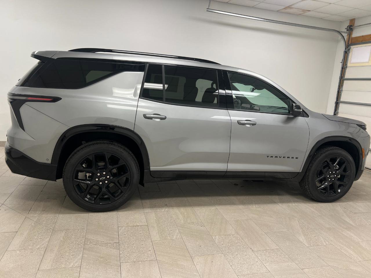 New 2026 Chevrolet Traverse RS w/ LPO, Floor Liner Package AWD/4WD image 15