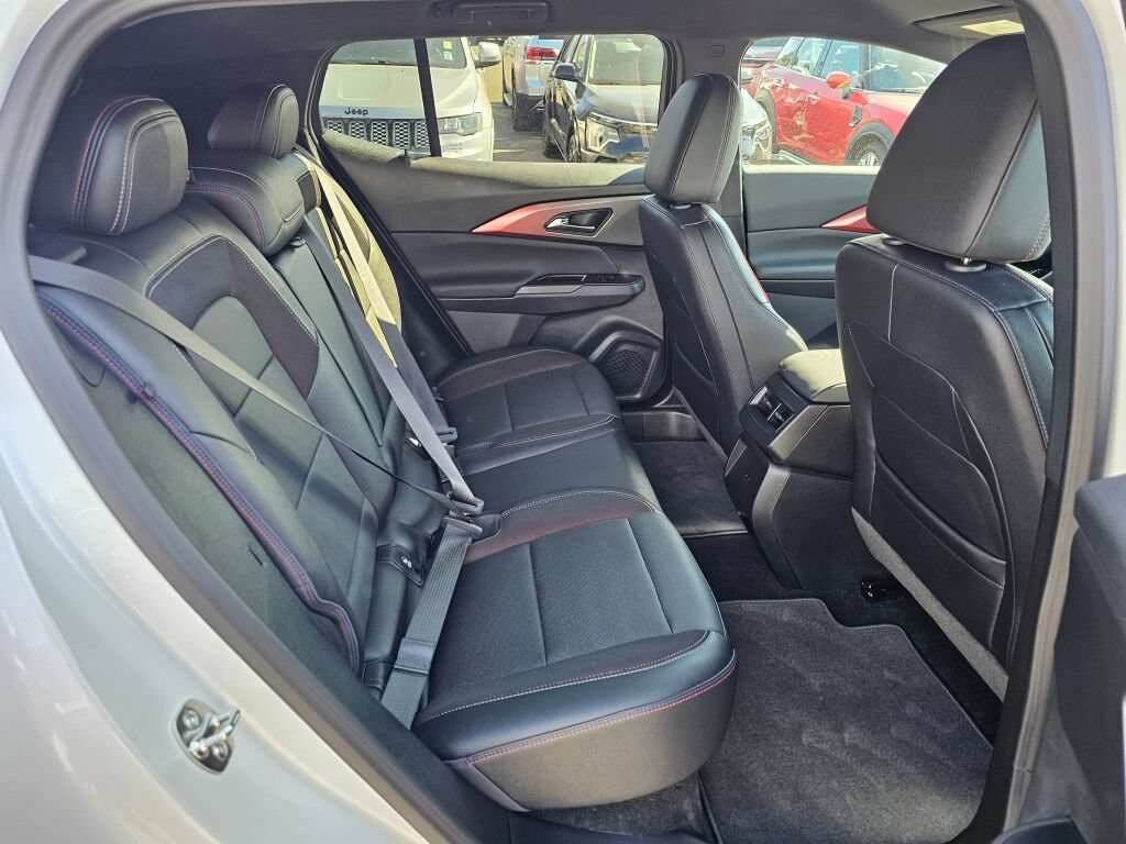 Used 2025 Chevrolet Equinox EV RS FWD image 25