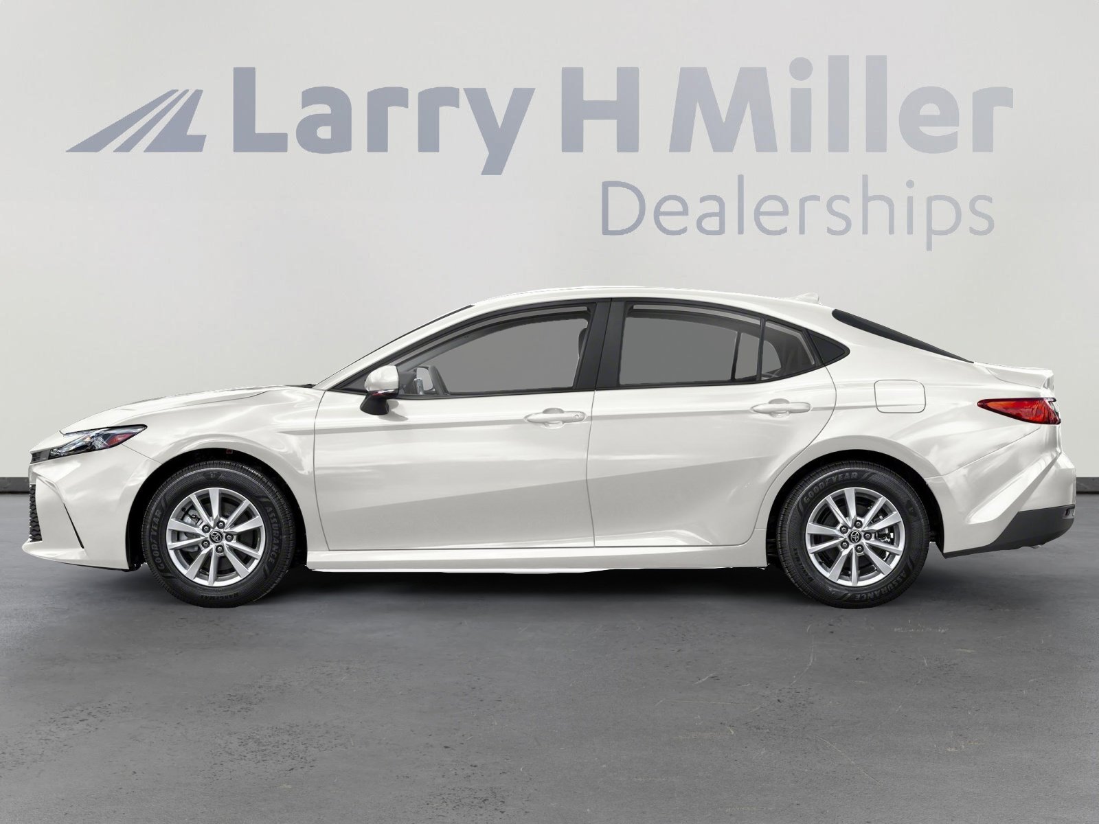 Used 2025 Toyota Camry XSE image 3