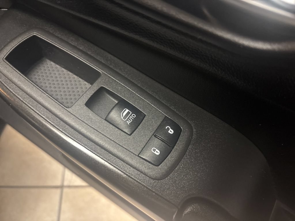 Used 2022 Jeep Cherokee Trailhawk AWD/4WD image 28
