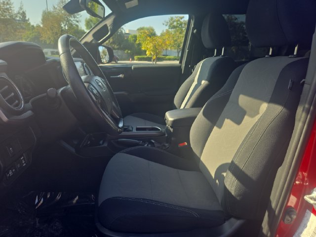 Used 2021 Toyota Tacoma TRD Off-Road w/ Technology Package RWD image 9