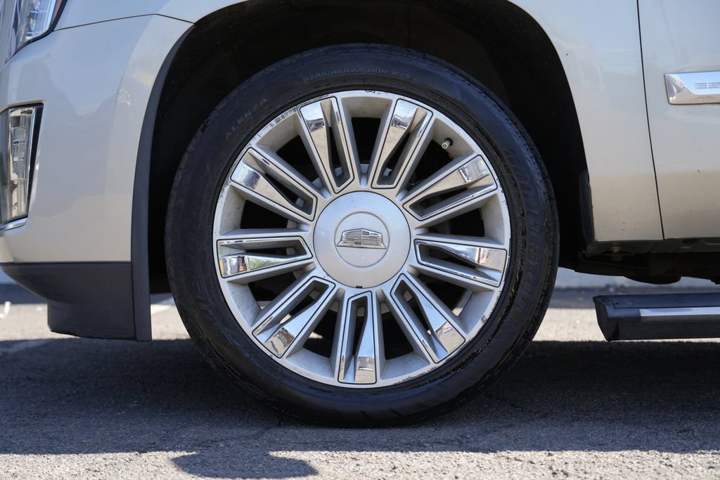 Used 2015 Cadillac Escalade ESV Platinum AWD/4WD image 13