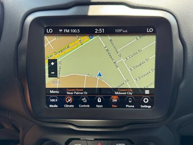 Certified 2022 Jeep Renegade Latitude w/ Convenience Group AWD/4WD image 16