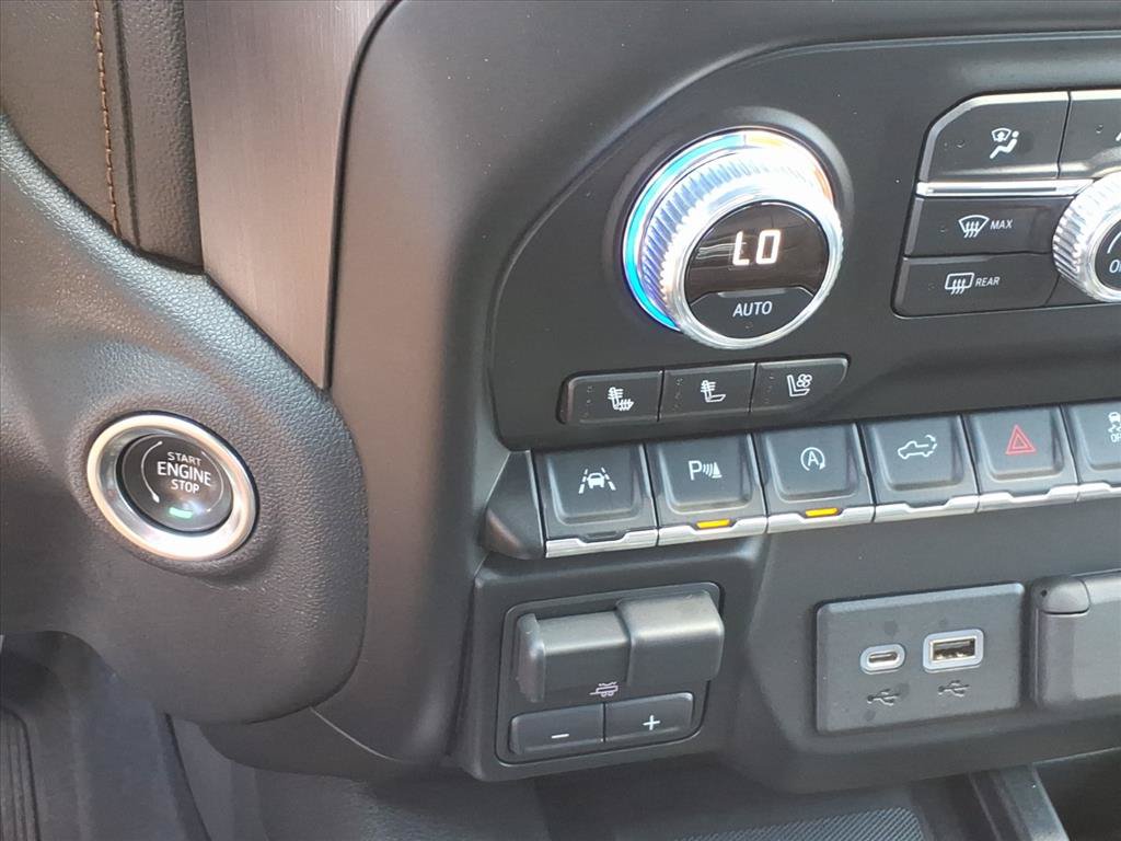 Certified 2019 GMC Sierra 1500 AT4 w/ AT4 Premium Package AWD/4WD image 32