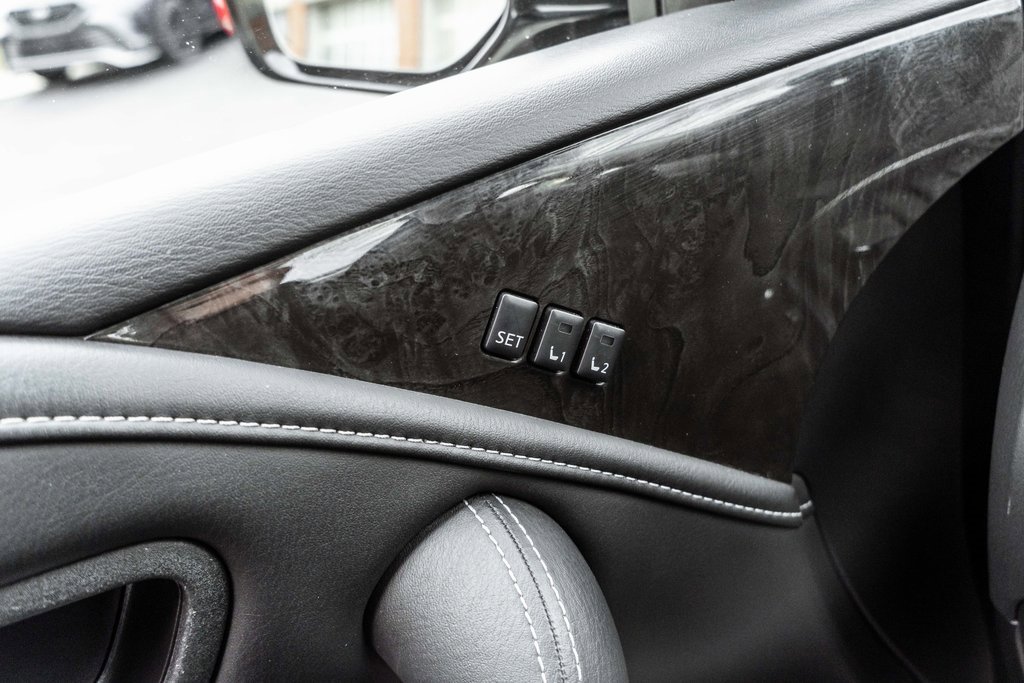 Used 2024 INFINITI QX80 Luxe image 17