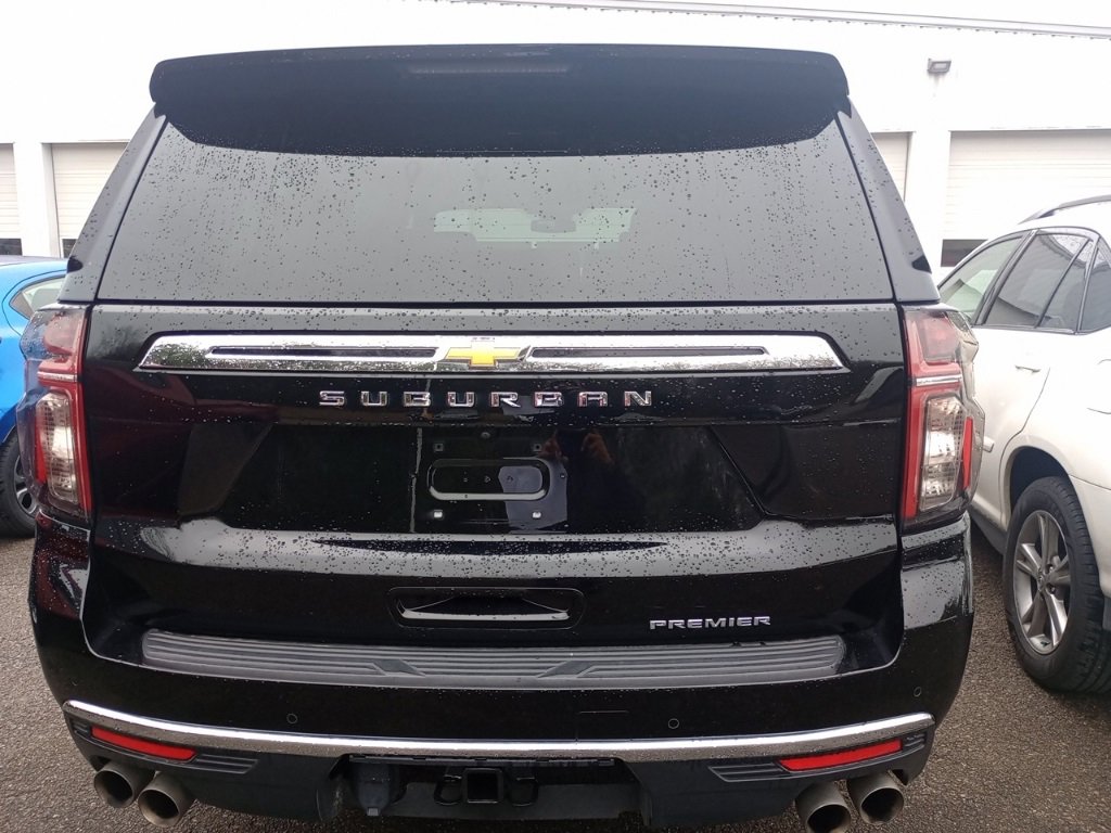 Used 2024 Chevrolet Suburban Premier image 6
