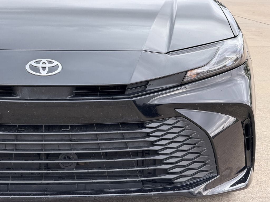 Used 2026 Toyota Camry LE FWD image 4