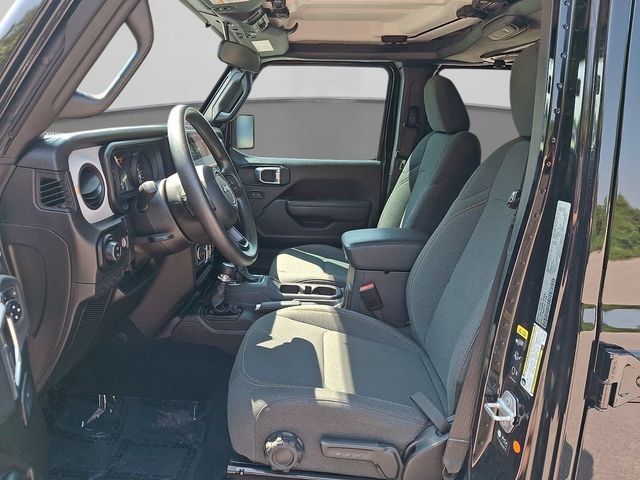 Used 2024 Jeep Gladiator Sport AWD/4WD image 16