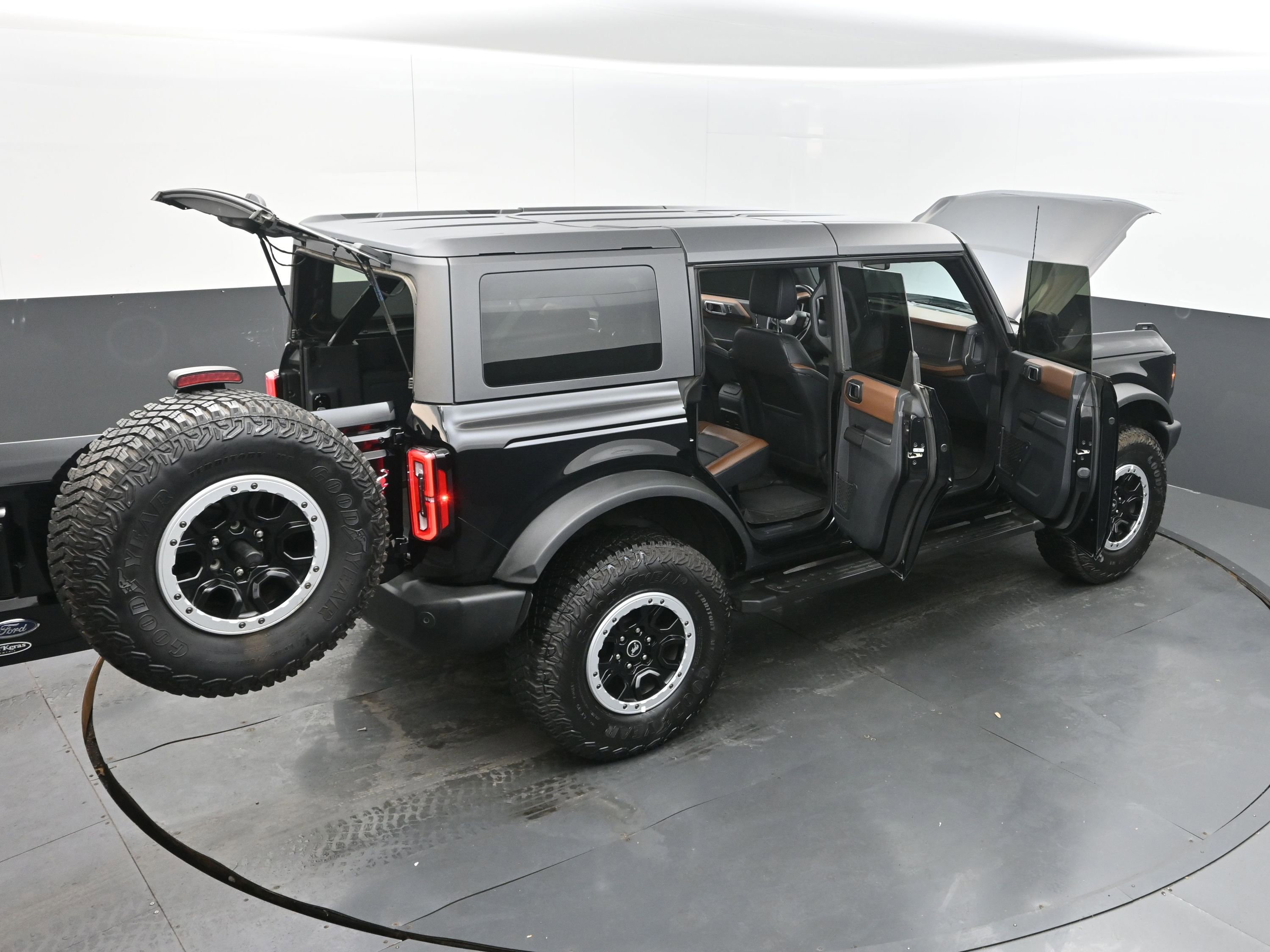 Used 2024 Ford Bronco Outer Banks w/ Sasquatch Package AWD/4WD image 42