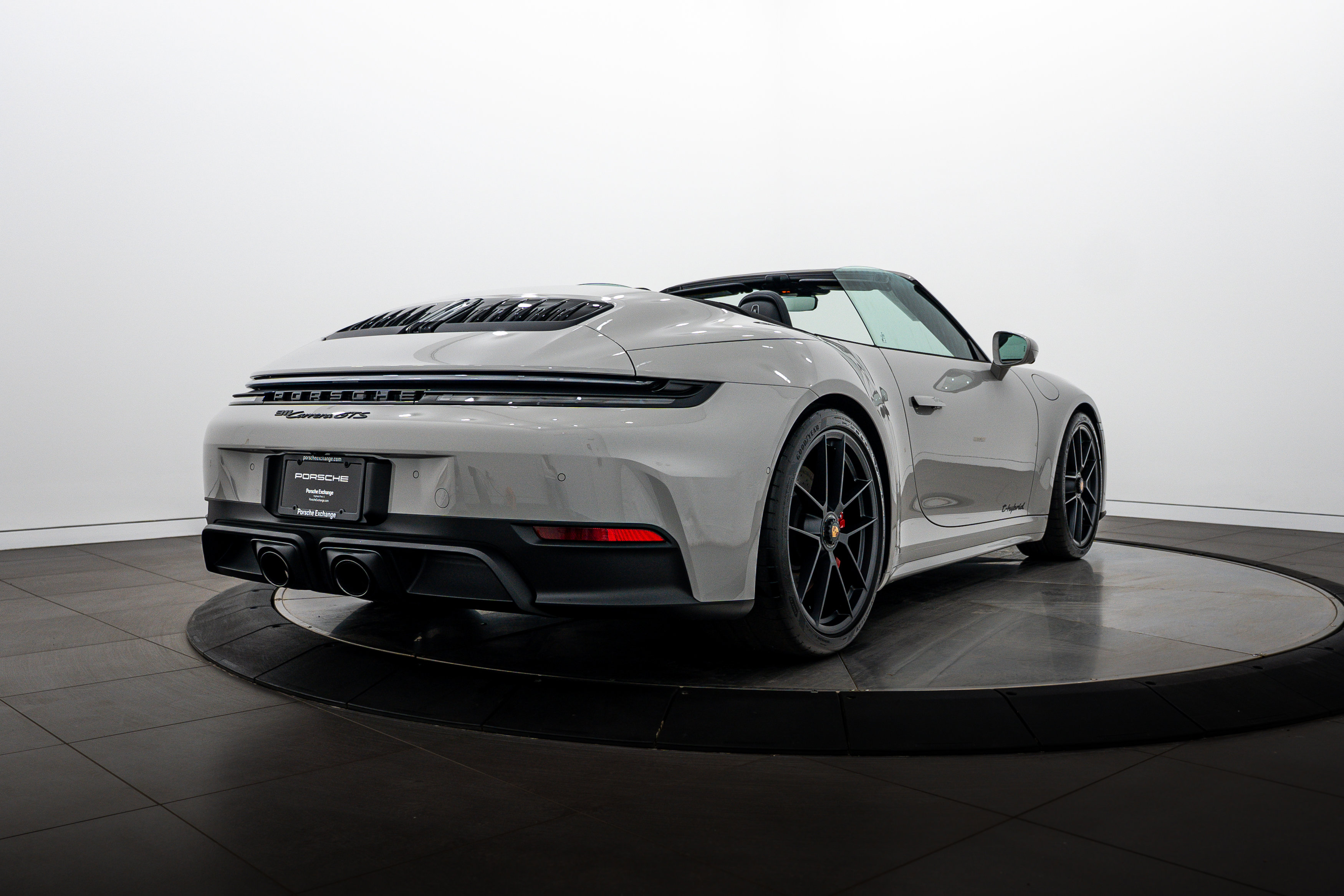 Certified 2026 Porsche 911 Carrera GTS RWD image 7
