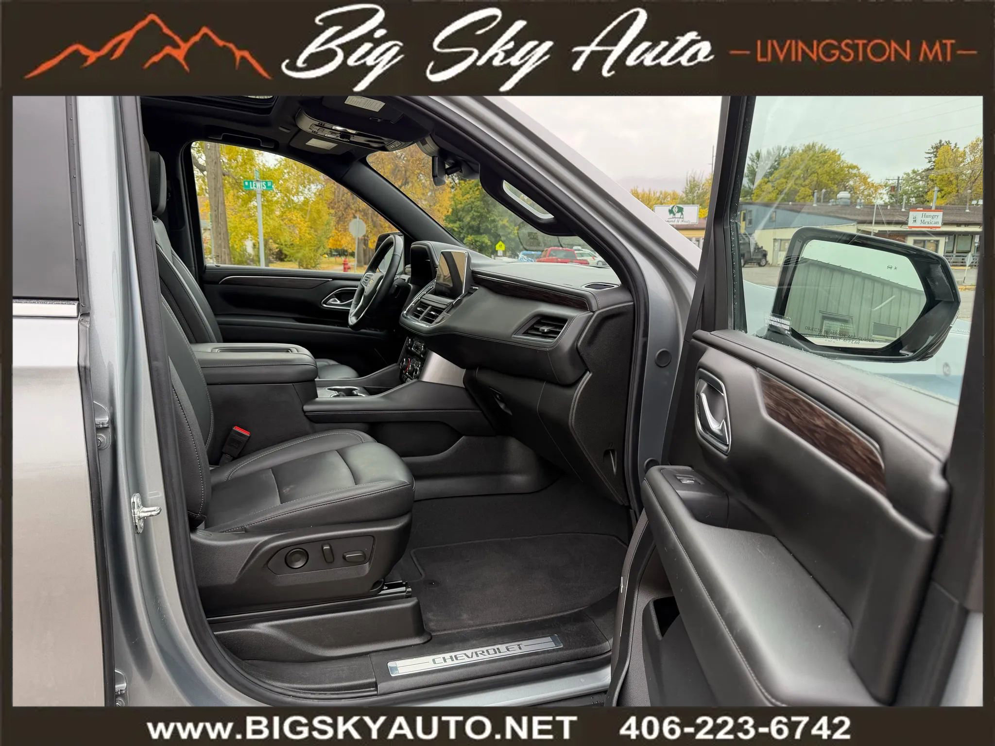 Used 2024 Chevrolet Suburban LT image 21