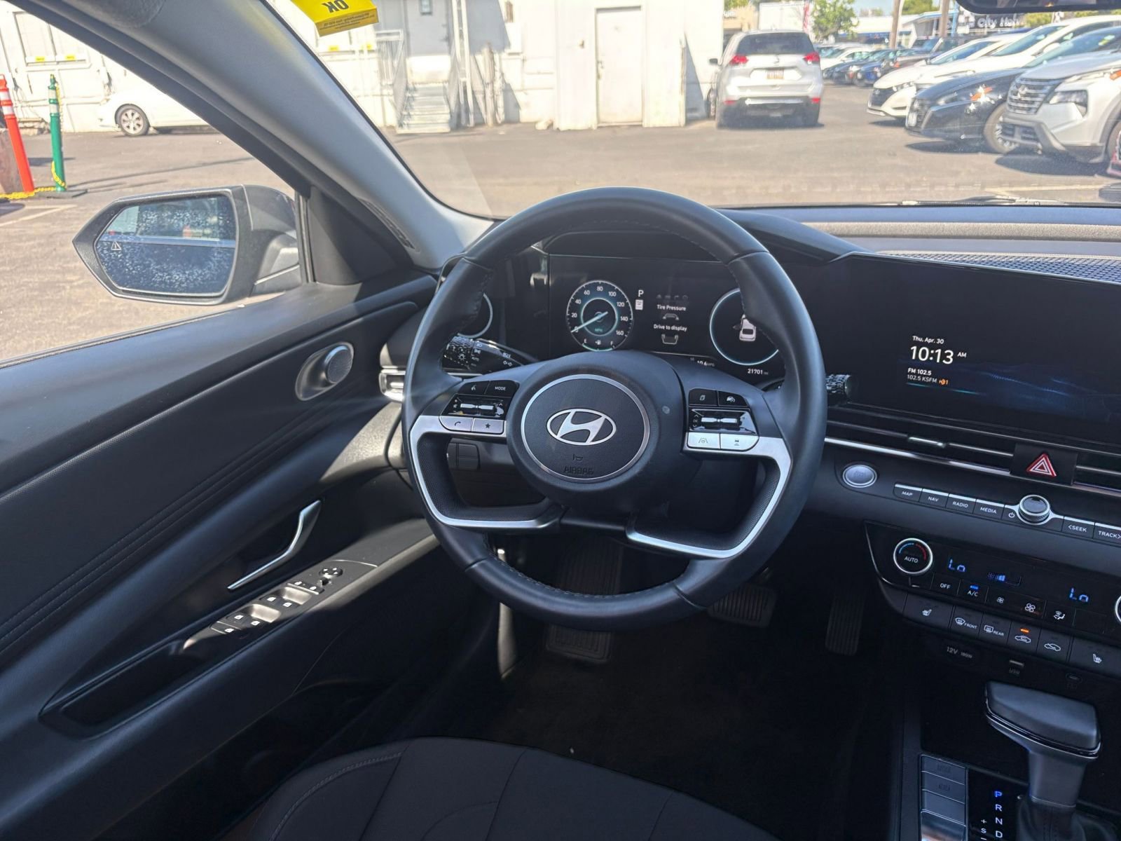 Used 2025 Hyundai Elantra SEL FWD image 35