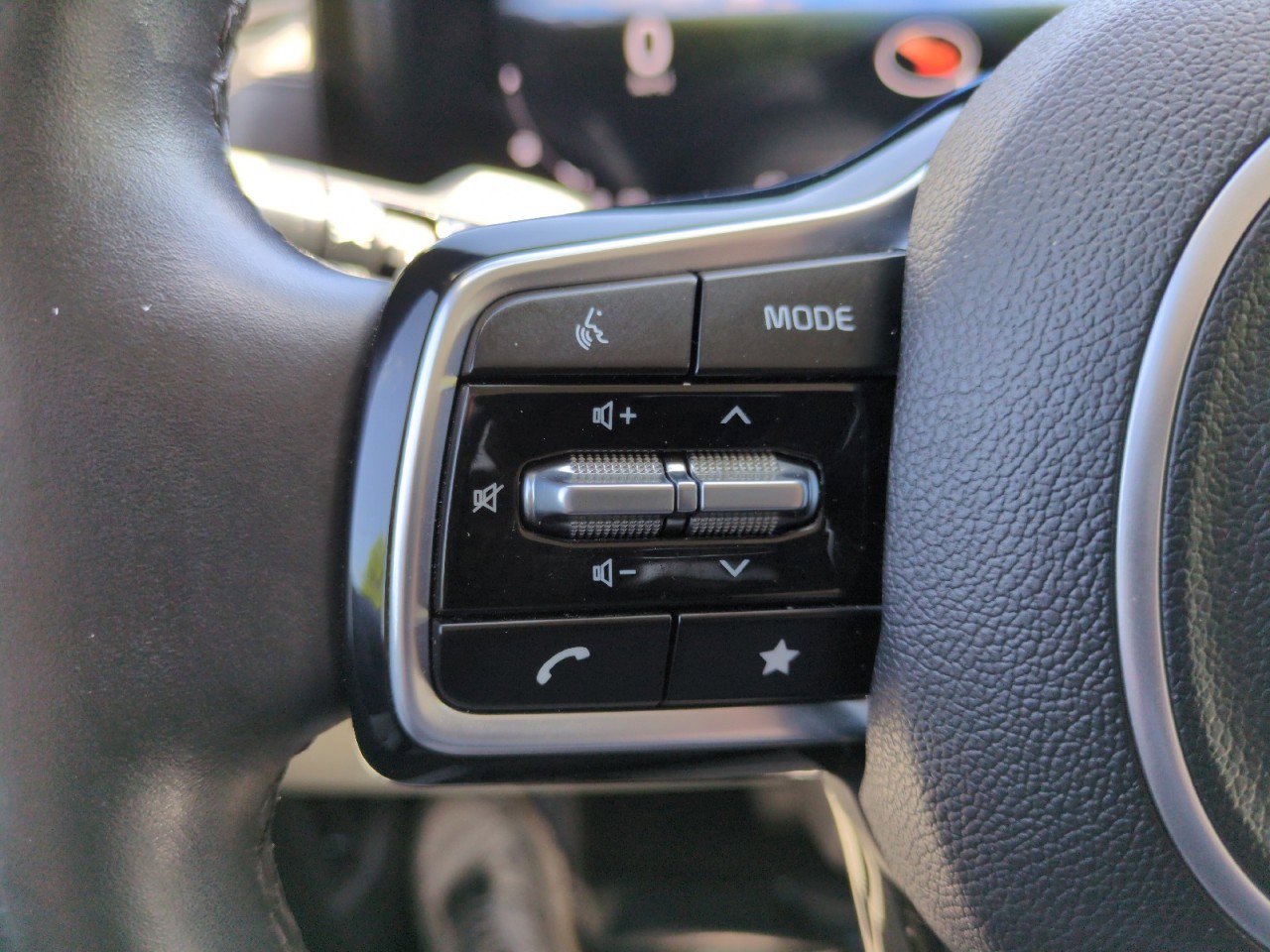 Used 2022 Kia Carnival SX Prestige FWD image 21