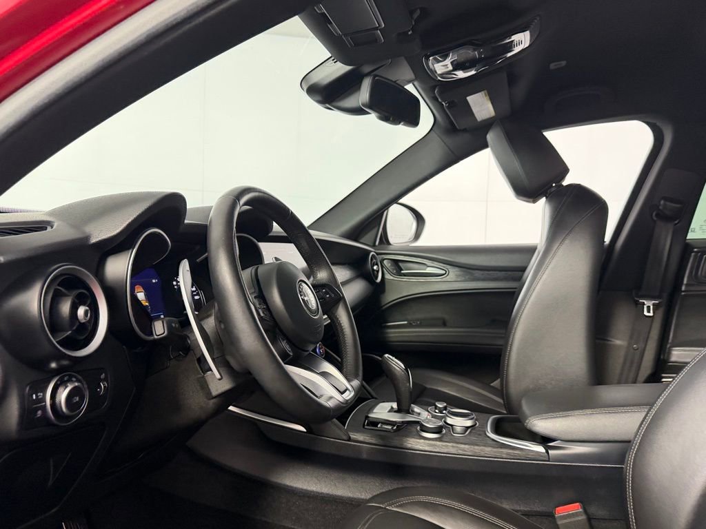 Used 2022 Alfa Romeo Stelvio Sprint image 21