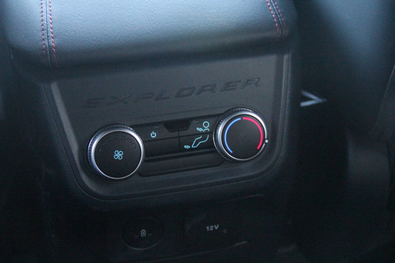 Certified 2025 Ford Explorer ST-Line image 14