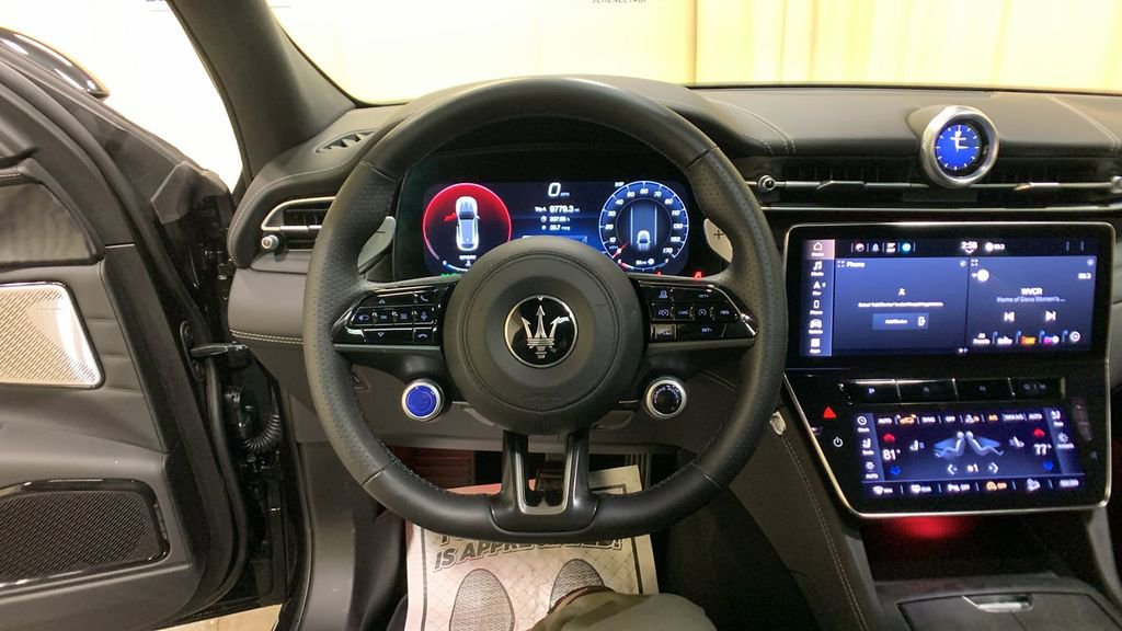 Used 2025 Maserati Grecale Modena image 37