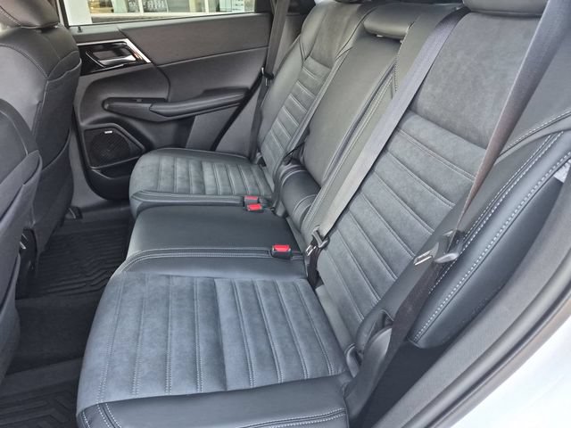 New 2026 Mitsubishi Outlander LE FWD image 30