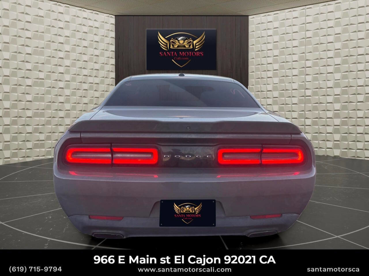 Used 2018 Dodge Challenger SXT w/ Sound Group RWD image 8