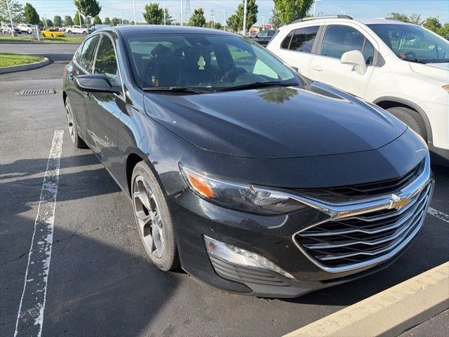 Used 2022 Chevrolet Malibu LT FWD image 4